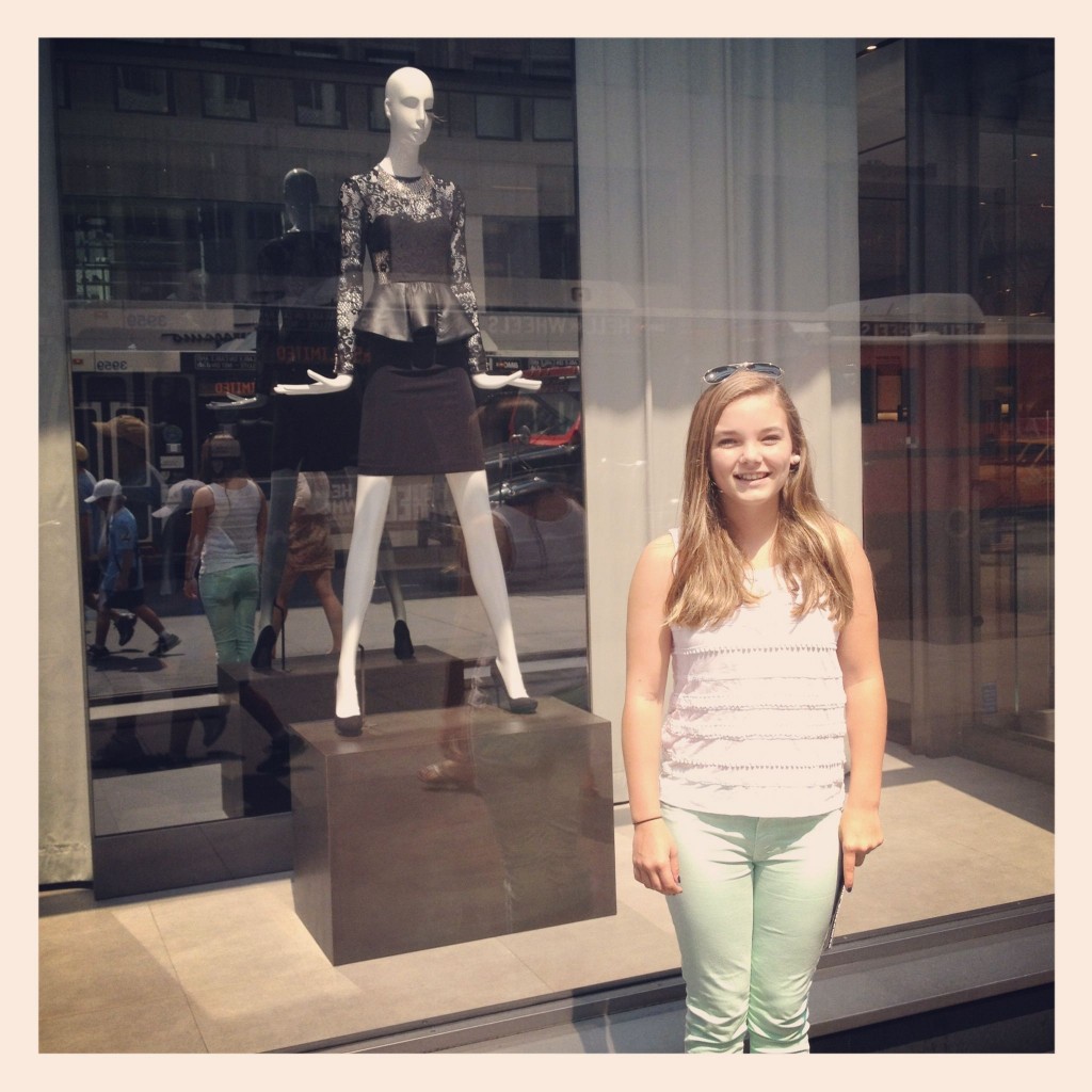 MacieShoppingWindow